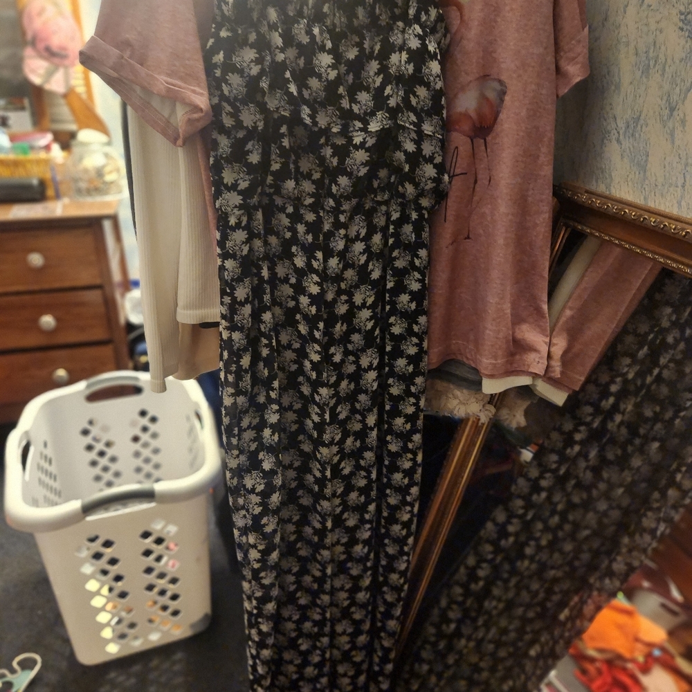 Jump suit - Picture 2 of 2
